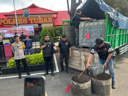 Polres Tuban Gagalkan Penyelundupan BBM: 3,5 Ton Solar Bersubsidi Diamankan!