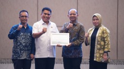 Jelang Idul Fitri, PLN UIP JBTB Berikan Apresiasi Kejati & Kejari di Jatim, Dukung Infrastruktur Ketenagalistrikan