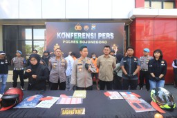 Edarkan Uang Palsu, 4 Tersangka Kelompok Jaringan Diringkus Polres Bojonegoro Dengan Cepat!