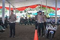 Polres Jember Gelar 'Pondok Pesantren Road Safety' Ajak Santri Jadi Pelopor Tertib Lalu Lintas