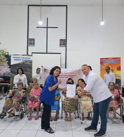 Momen Paskah, PT PLN (Persero) UIP JBTB dan PLN Group Jatim Berbagi Kebahagiaan di Panti Asuhan dan Panti Werdha