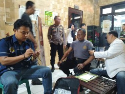Polres Pelabuhan Tanjung Perak Prioritaskan Kesehatan Personel Melalui Yankesling dan Sosialisasi HMPV