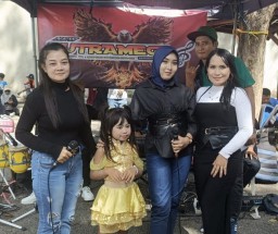 Suasana Meriah di Pantai Kenjeran, Penampilan Dinda Queensya dan Vanesha Cilik Memukau Pengunjung
