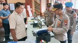 Wakapolres Lamongan Pimpin Pemeriksaan Gaktibplin Tekankan Disiplin Dan Pelayanan Prima