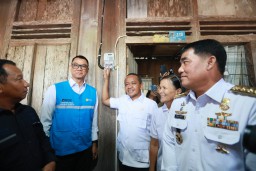 Wujudkan Semangat Hari Pahlawan, PLN dan KESDM Salurkan BPBL bagi Ratusan Keluarga Prasejahtera di Minahasa