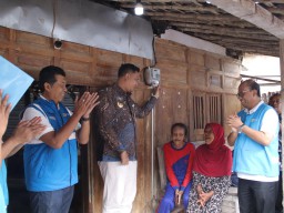 Semangat Hari Pahlawan di HLN ke-80: PLN Hadirkan Cahaya dan Harapan bagi Keluarga Prasejahtera di Padang