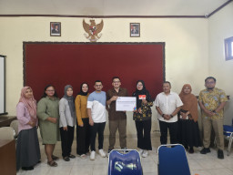 Sasar Pasar Internasional, PLN UIP JBTB Berdayakan Kelompok Wanita Boyolali Lewat Pelatihan Merajut