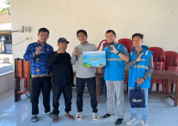 PLN Icon Plus Dukung Digitalisasi Kampung Nelayan melalui Internet Gratis di Desa Nelayan Rajatama