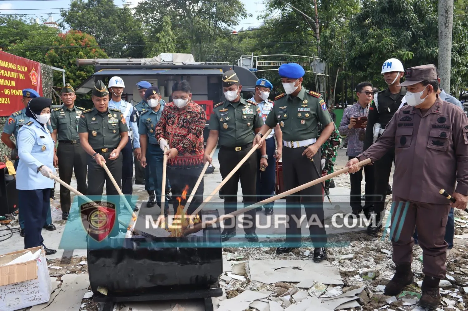 Pangdam Tanjungpura Bersama Orjen TNI Musnahkan Barang Bukti Sabu 21,028 Kg di Otmil II-06 Pontianak