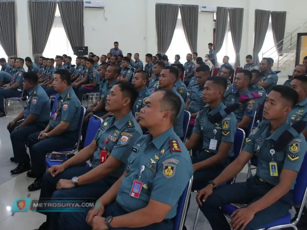 PRAJURIT LANUDAL MANADO LKUTI TATAP MUKA DAN PENYULUHAN HUKUM DANPUSPOMAL