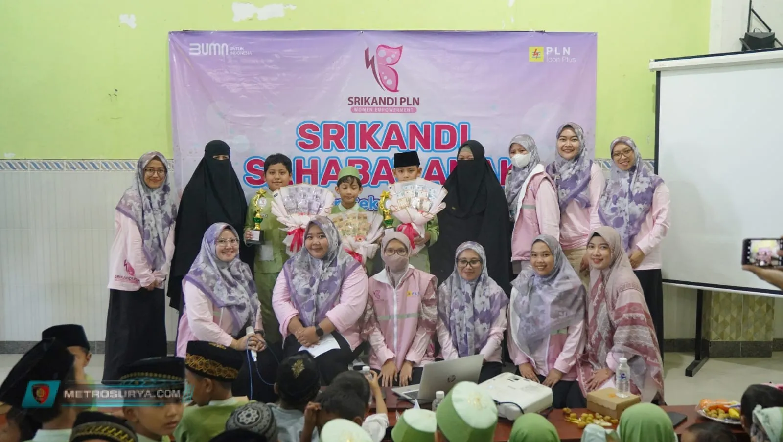Srikandi PLN Icon Plus Rayakan Hari Anak Nasional di SD AL UMM