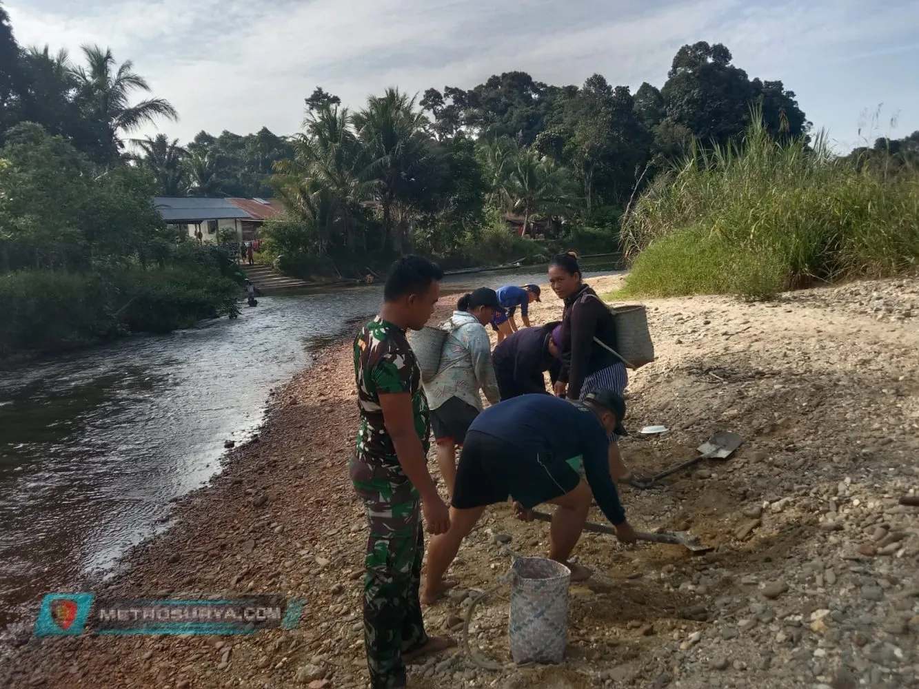 Peran Satgas Pamtas RI-Malaysia Yonzipur 5/ABW di Perbatasan