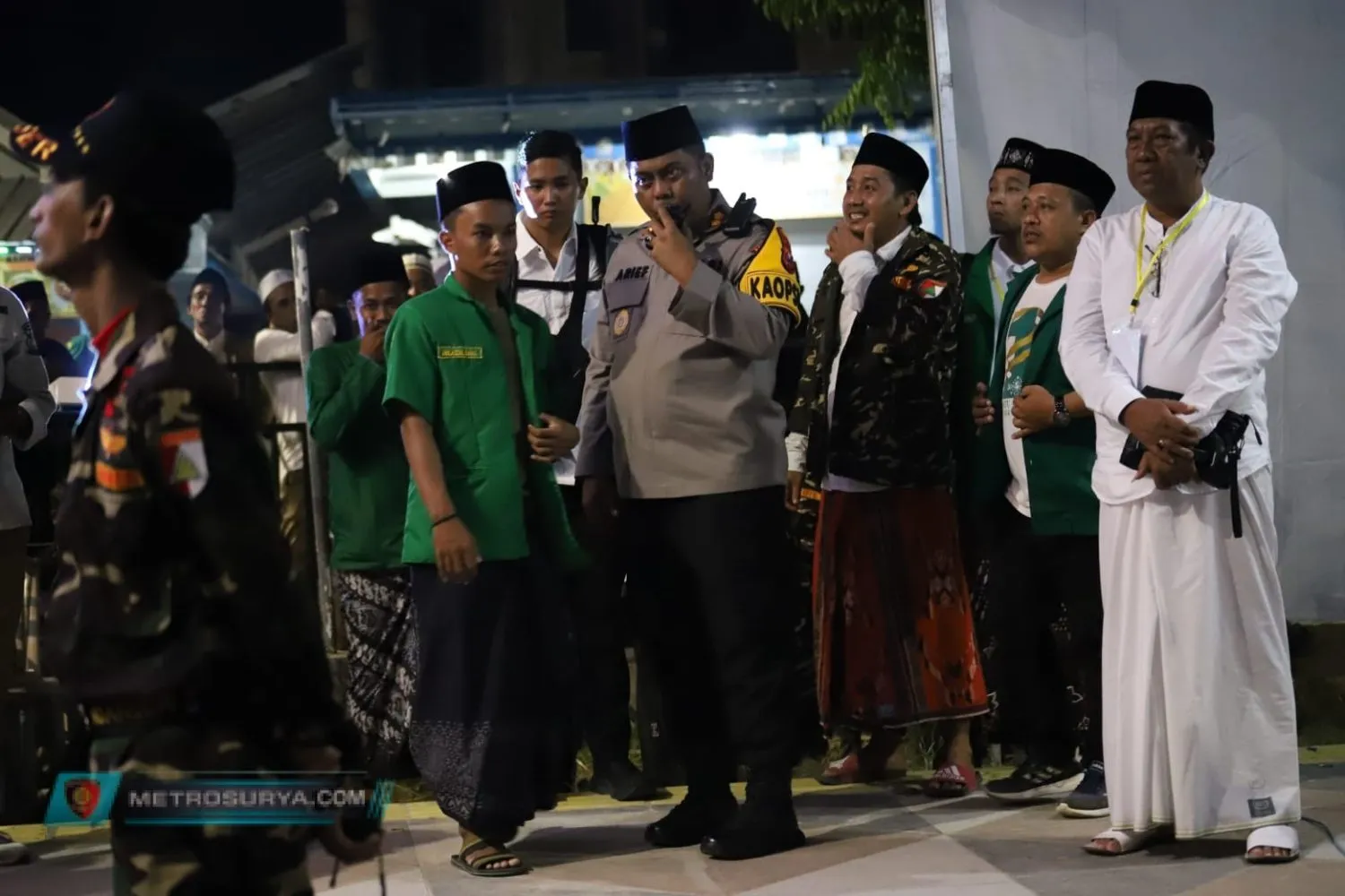 Polisi Lakukakan Pengamanan, Gresik Bersholawat di Pulau Bawean Berjalan Kondusif