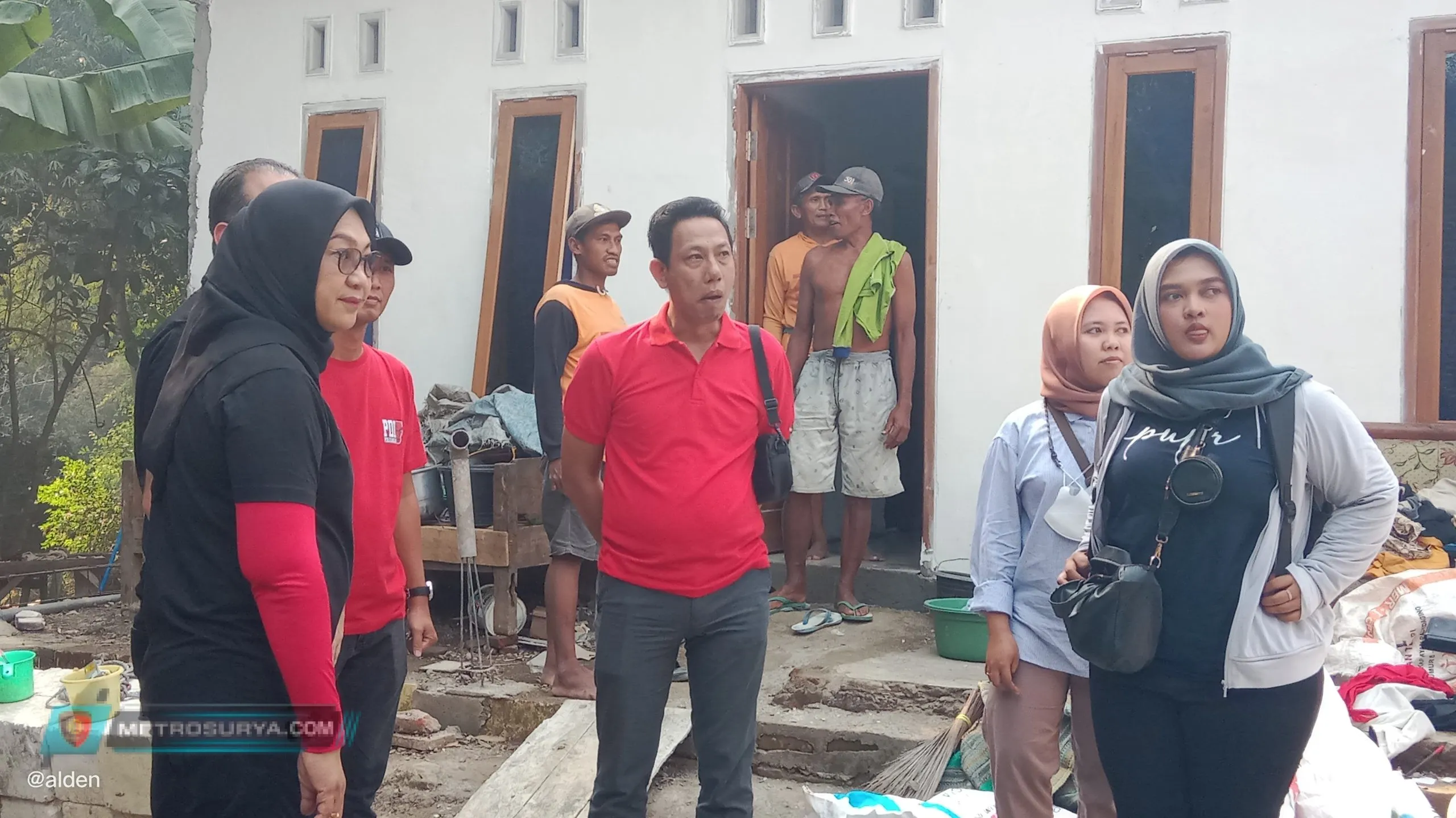 DPR RI Hj Sadarestuwati Tinjau Langsung Pembangunan BSPS di Jombang