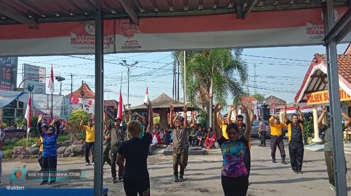Kapolsek Sumobito Gelar Olahraga Bersama Forkopimcam Sumobito