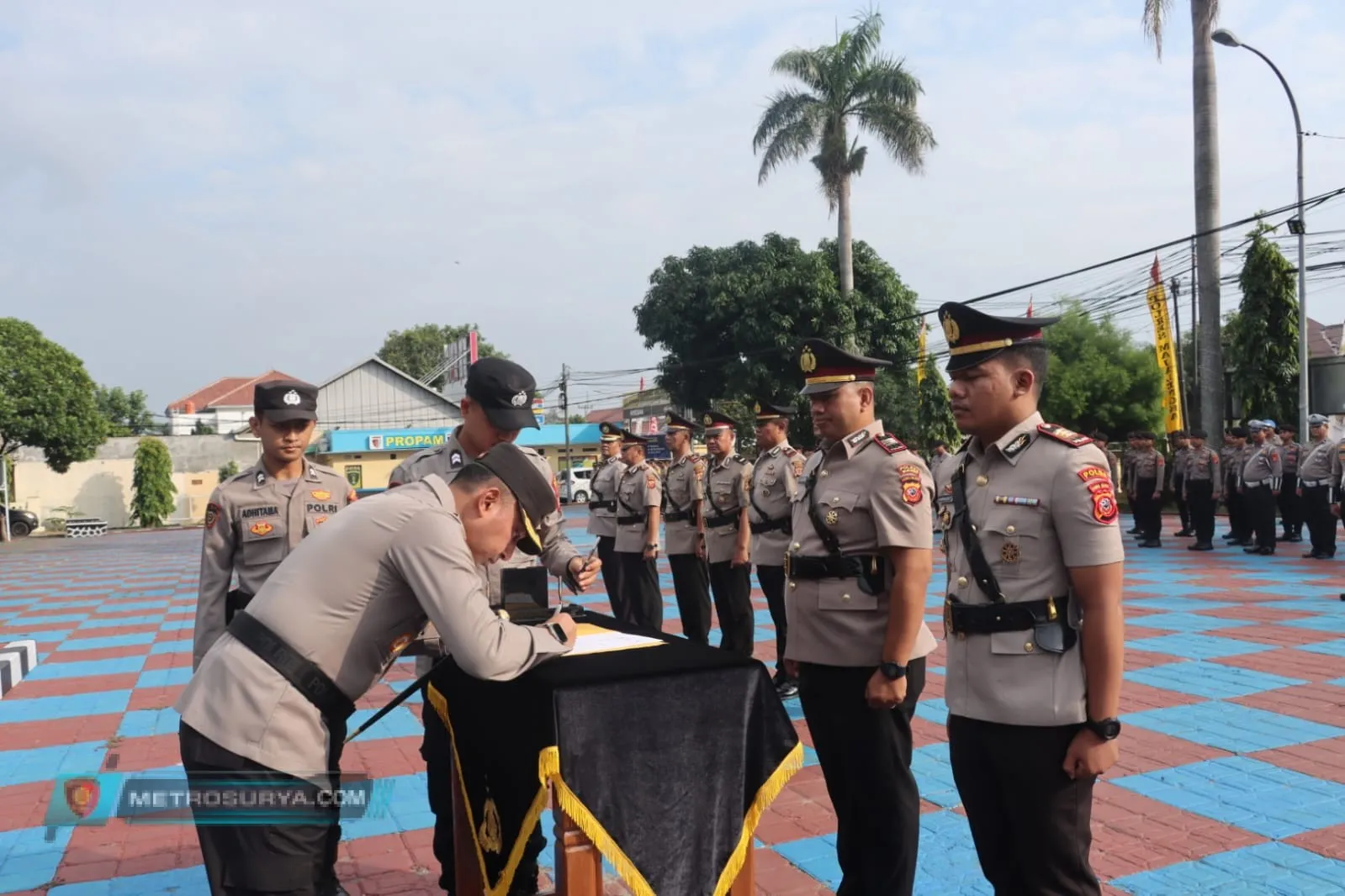 Kapolres Majalengka Pimpin Upacara Serah Terima Jabatan Kasat Intelkam dan Kapolsek Jajaran