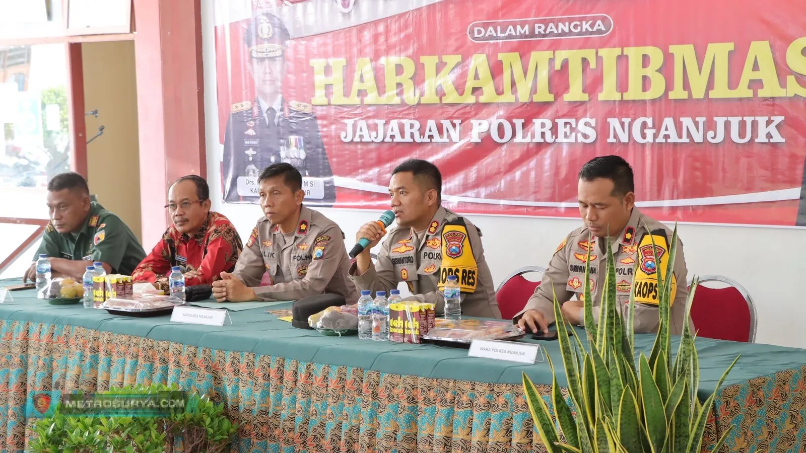 Polres Nganjuk Gelar Jum’at Curhat, Upaya Rawat Sinergisitas Kamtibmas Jelang Pilkada Serentak 2024