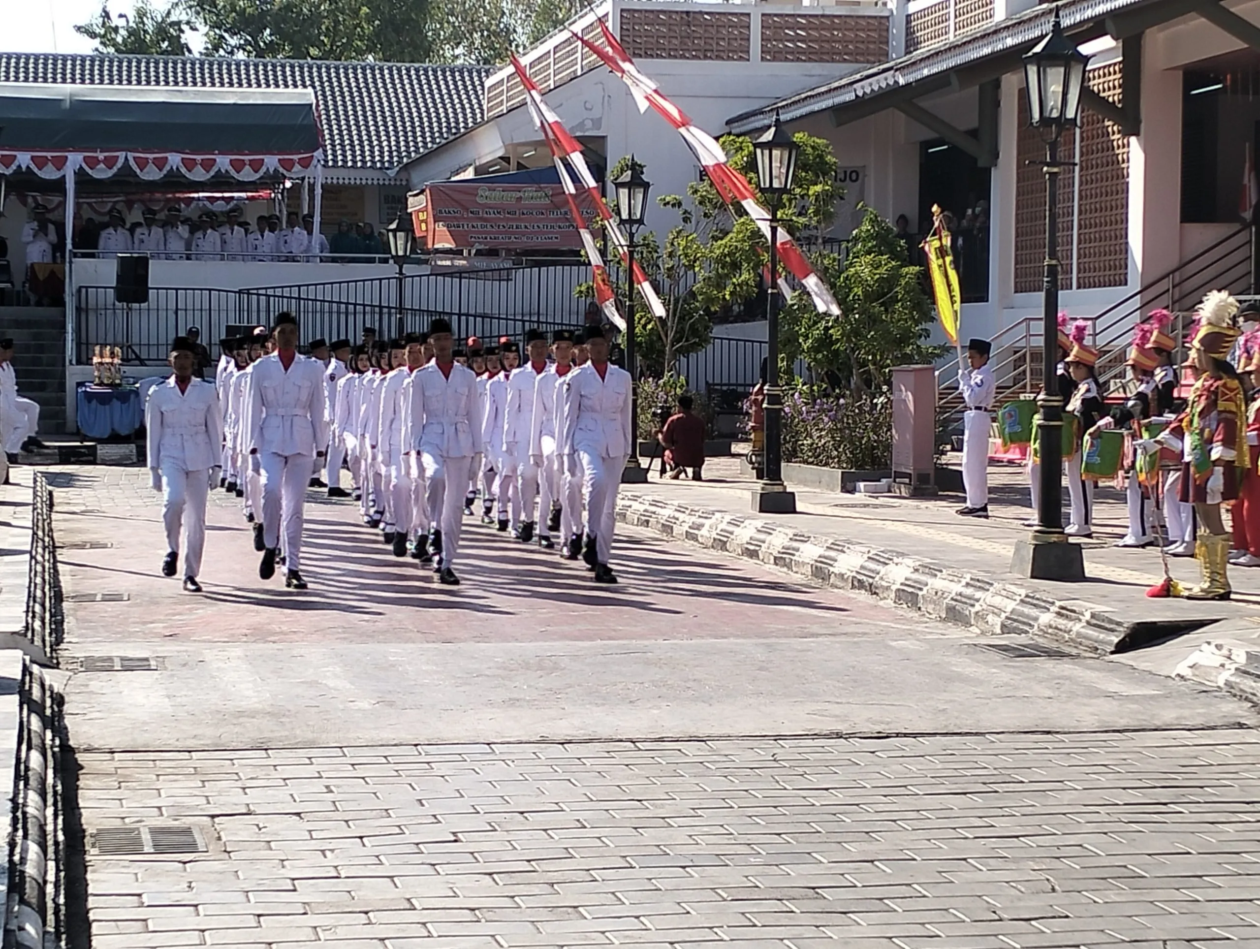 Peringati HUT RI Ke-79, Kecamatan Lasem Gelar Upacara Bendera di Alun-Alun Kota Pusaka Lasem