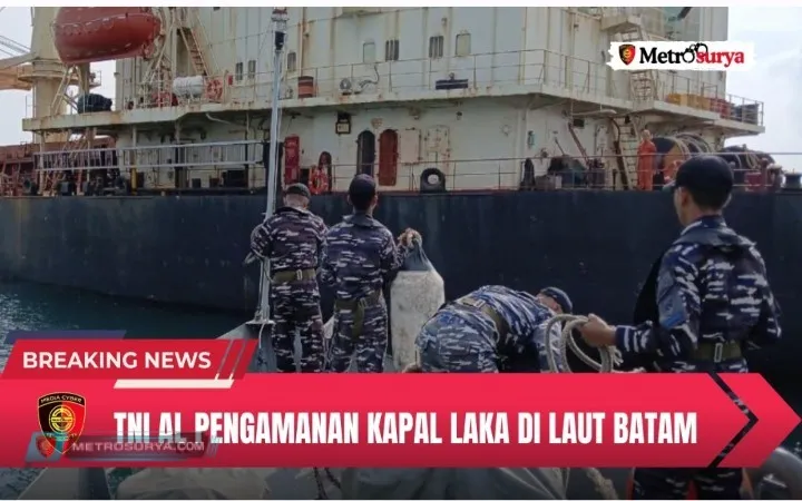Sigap ! TNI AL Laksanakan Pengamanan Kapal Laka di Laut Batam