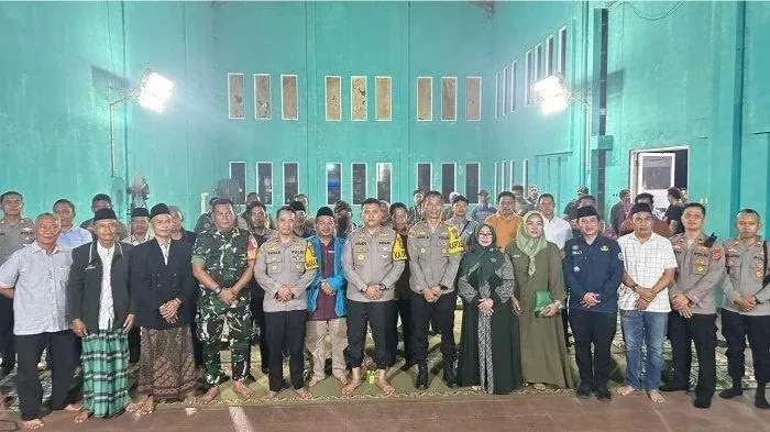 Kapolres Subang AKBP Ariek Ajak Masyarakat Purwadadi Hindari Anarkisme dan Isu Hoax Terkait Pilkada