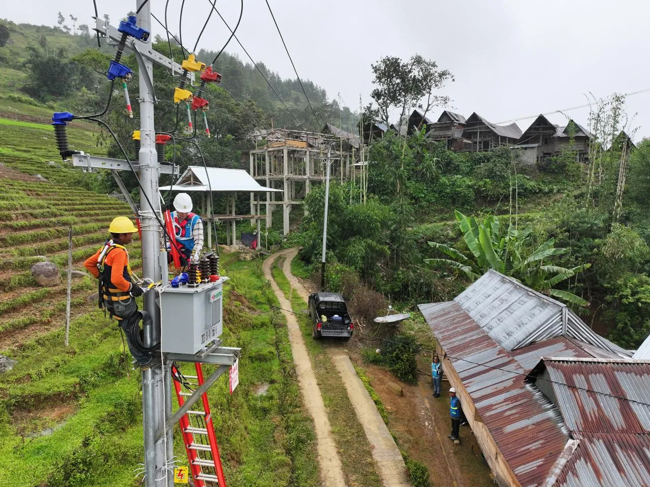 Hari Pelanggan Nasional, PLN Hadirkan Listrik 24 Jam Bagi Warga 25 Desa di Sulsel