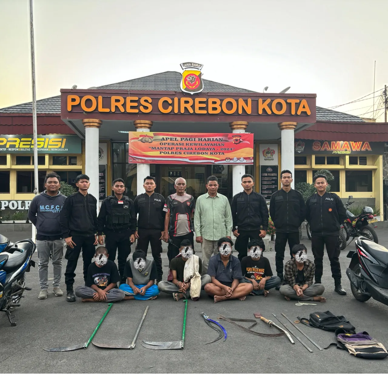 Maung Presisi Polres Cirebon Kota Amankan 6 Remaja dan Berbagai Sajam