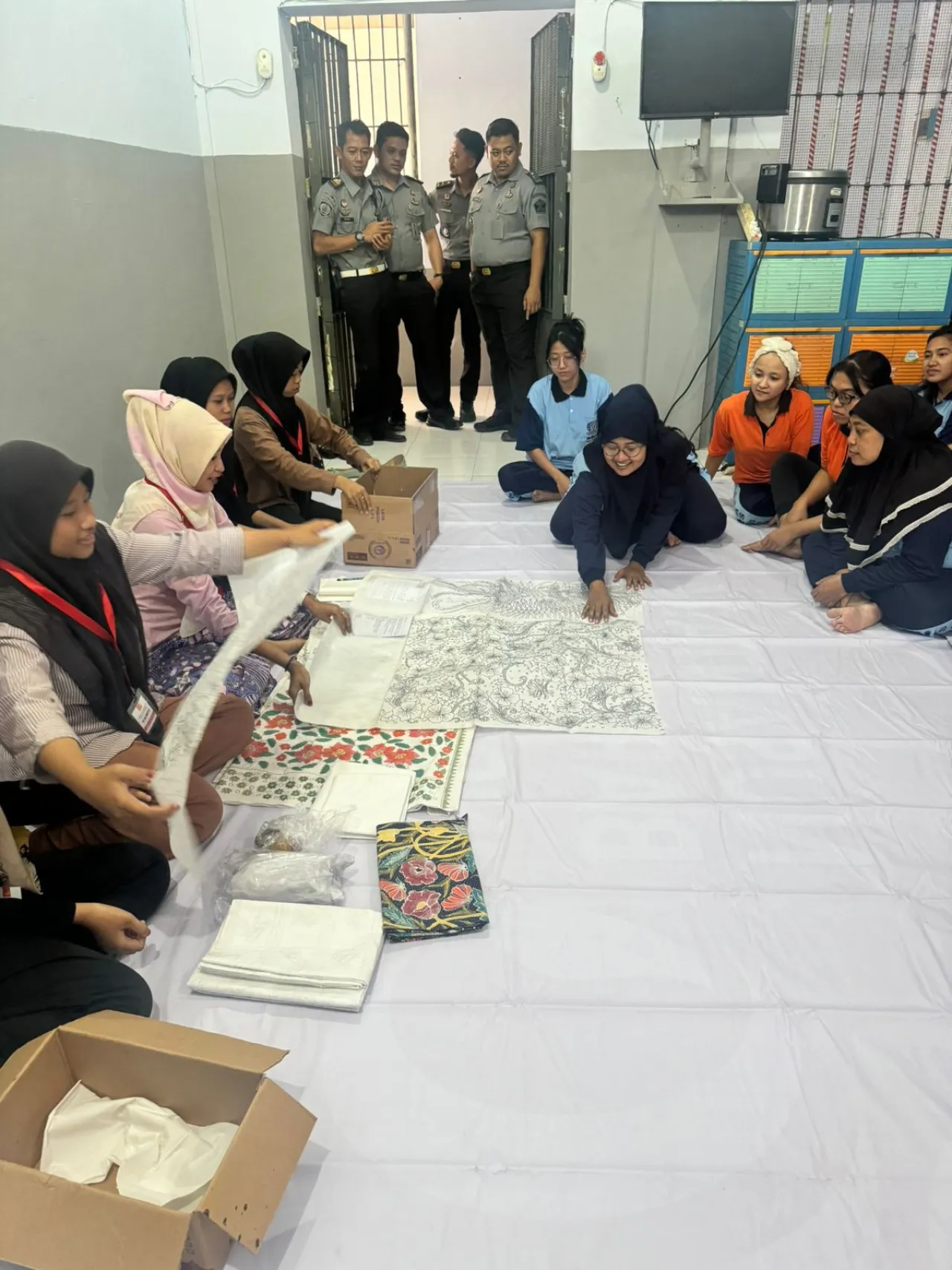 Kreativitas Tak Terbendung, Lapas Sidoarjo Gelar Pelatihan Batik bagi WBP Wanita