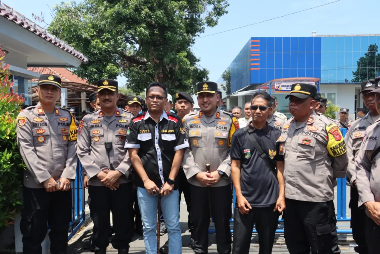 Kapolres Majalengka Pimpin Pengamanan Unjuk Rasa di BRI Cabang Majalengka