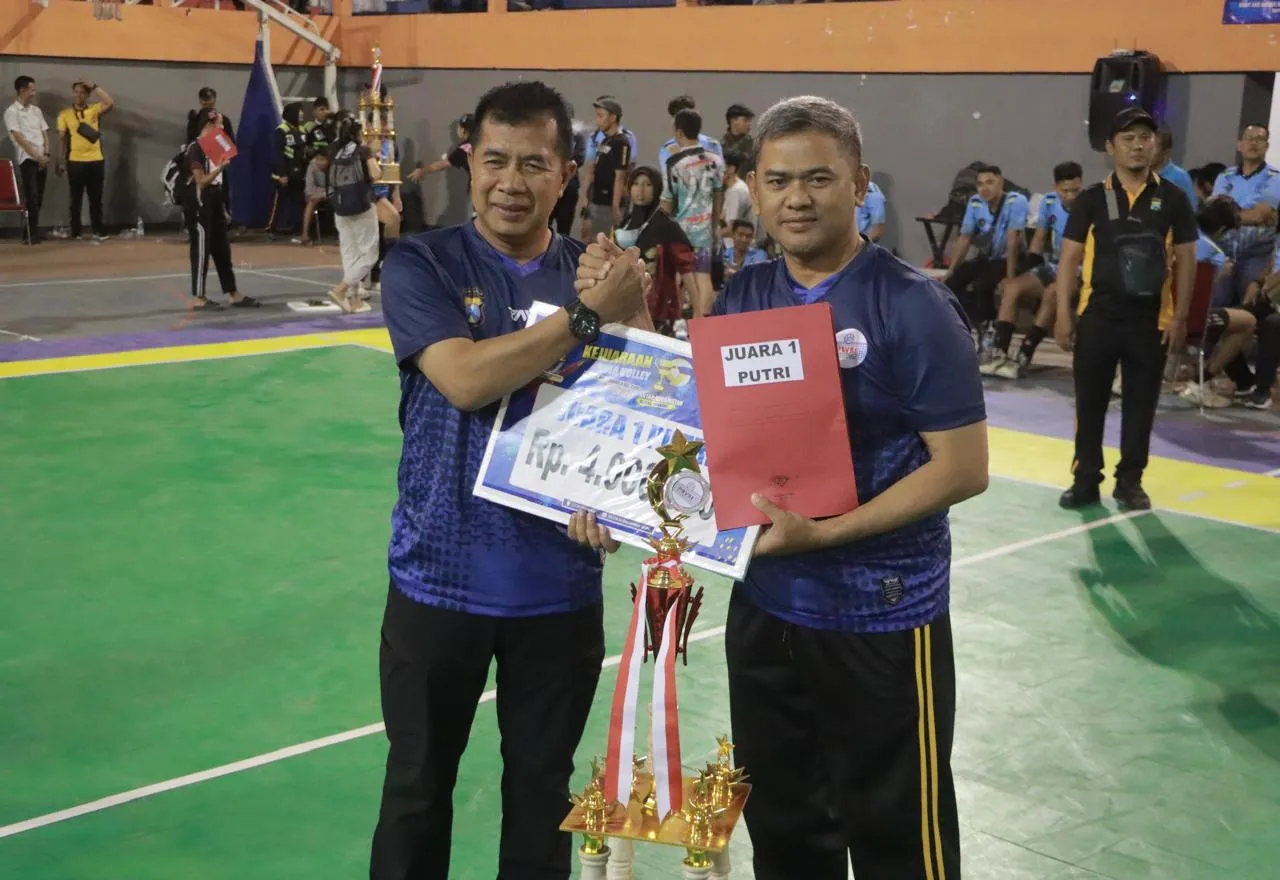 Final dan Penutupan Kejuaraan Bola Voli Antar Kecamatan Kapolres Jombang Cup 2024