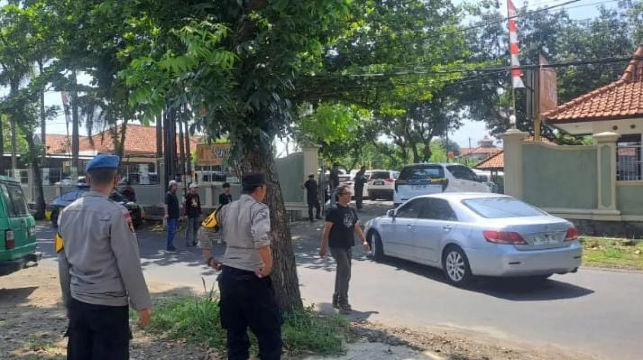 Polisi di Majalengka Gelar Pengamanan Kampanye Calon Bupati No Urut 01 Drs. H. Eman Suherman M.M.