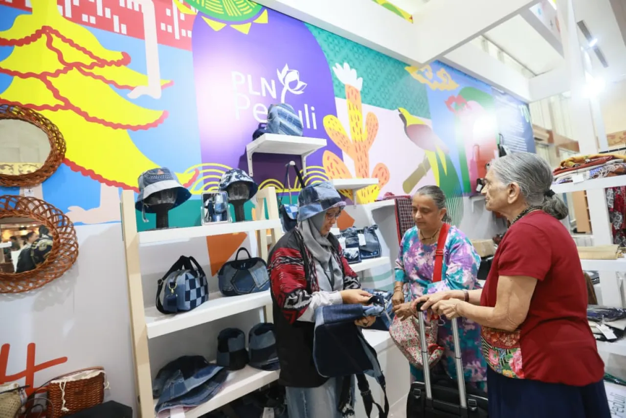 Transaksi Tembus Rp1 Miliar Booth UMKM PLN Jadi Primadona di Inacraft 2024