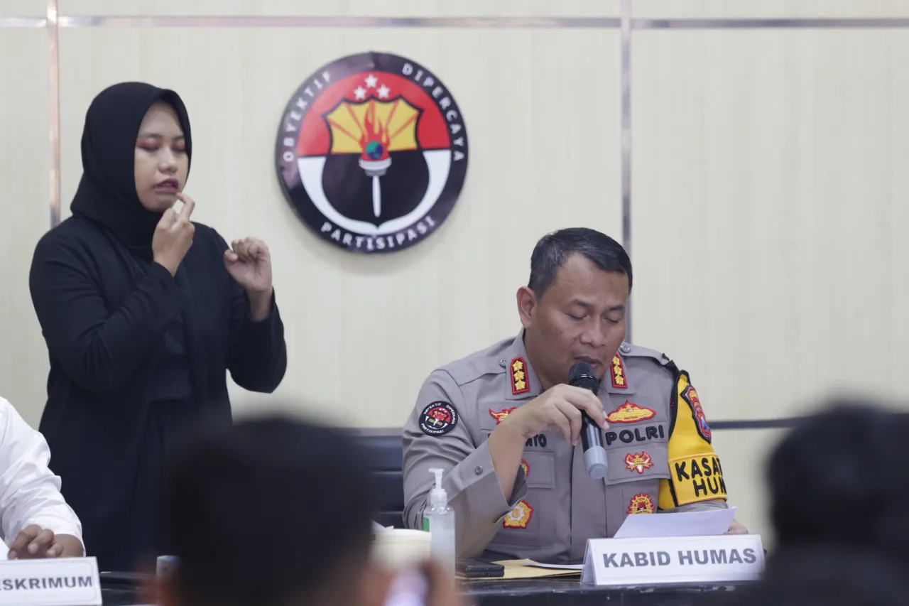 Polda Jatim Amankan 12 Orang Diduga Terlibat Pesta Sex di Kota Batu