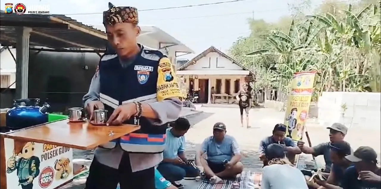 Ngopi Bareng Pak Babin, Cara Polsek Gudo Jombang Serap Aspirasi Warga