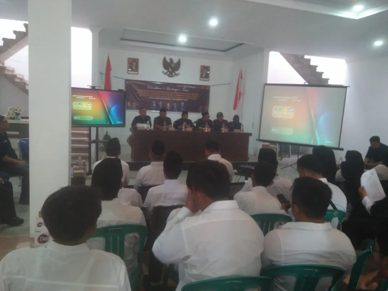 Siap Sukseskan Pilkada 2024, KPPPS Desa Karangtengah Dilantik dan Diberikan Bimbingan Teknis