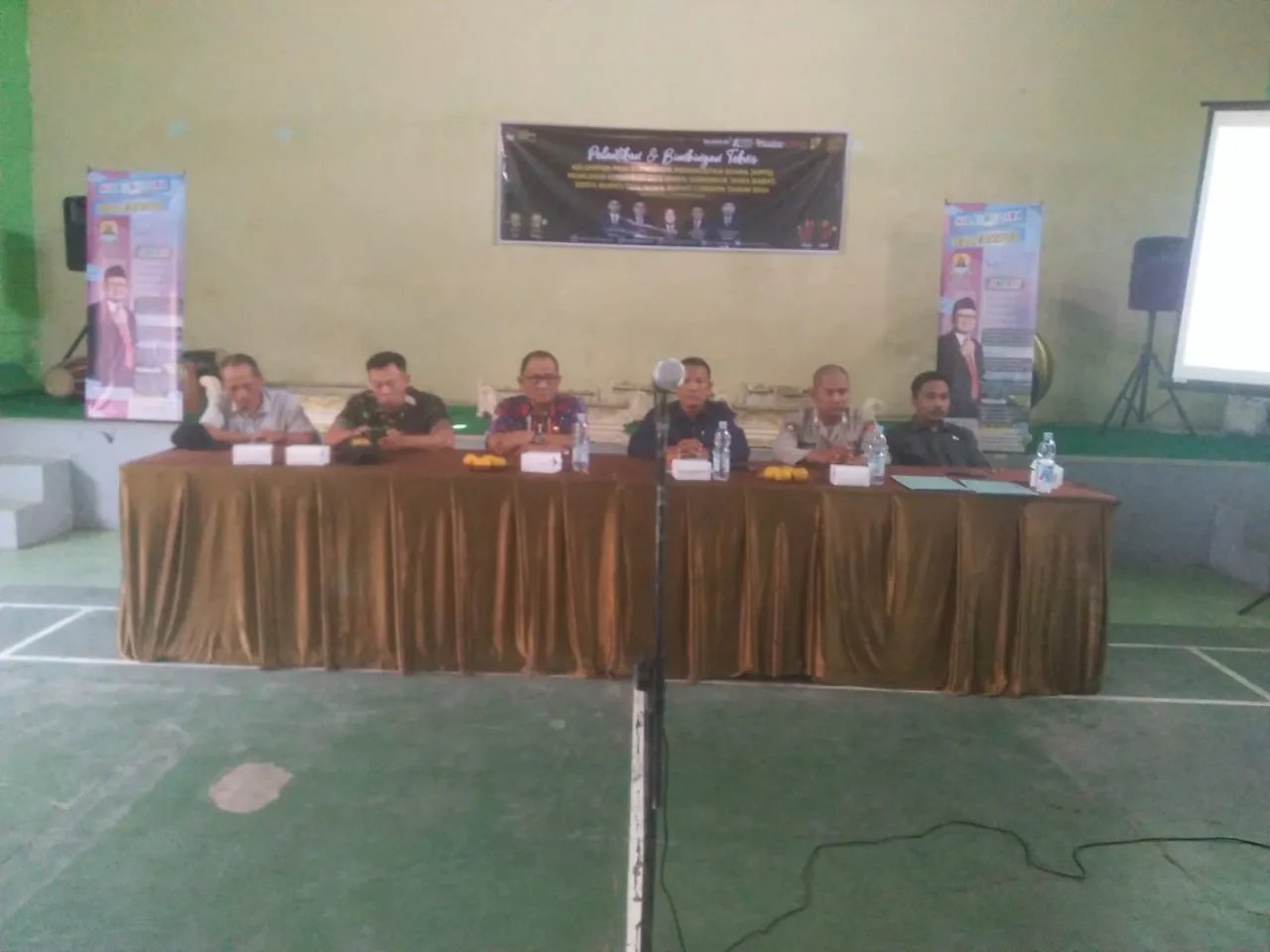 Sukseskan Pilkada Serentak 2024, PPS Desa Waled Kota Lantik 49 Anggota KPPS