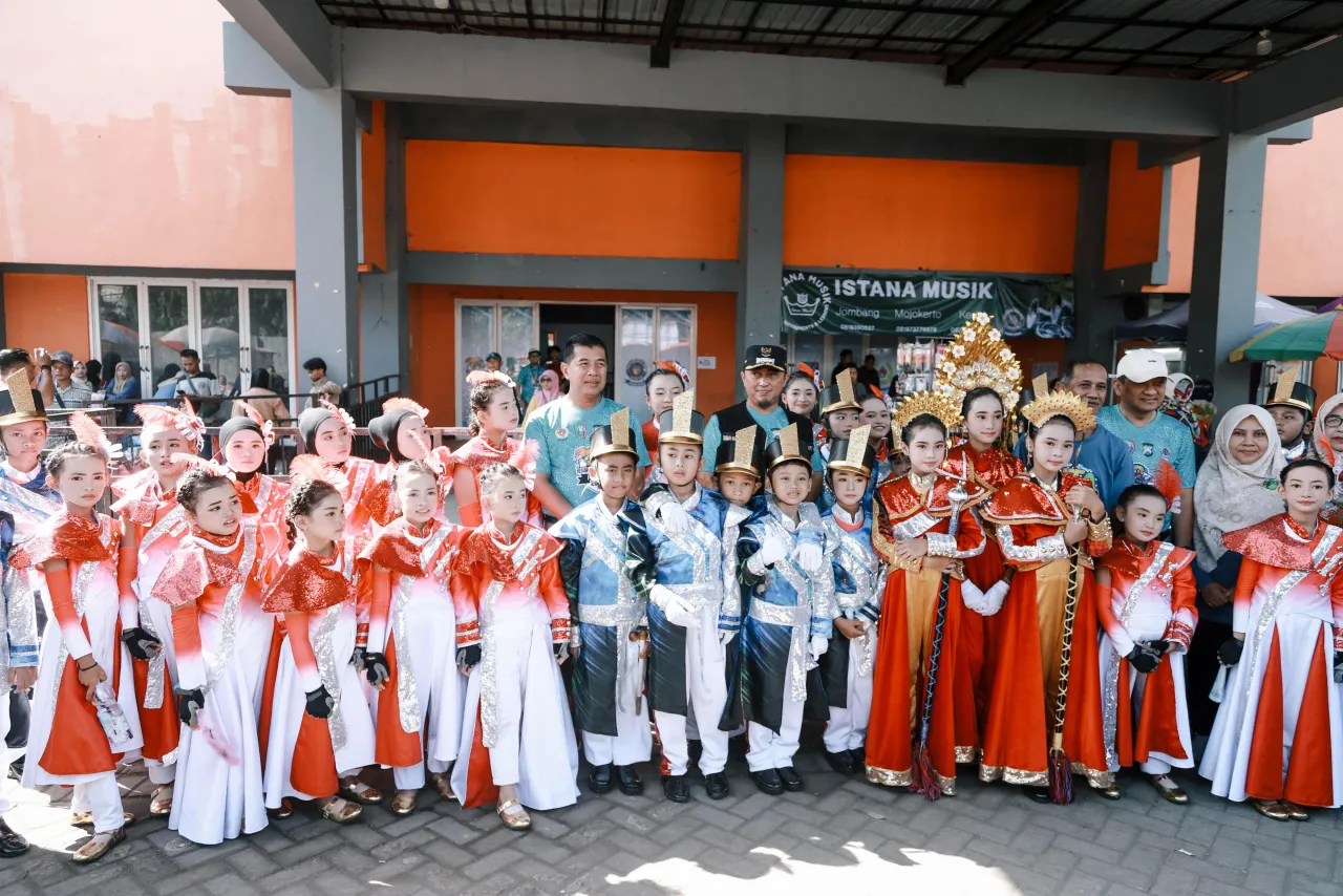 55 Regu Drum Band Beradu Kekompakan dan Keserasian di Kejurkab Jombang