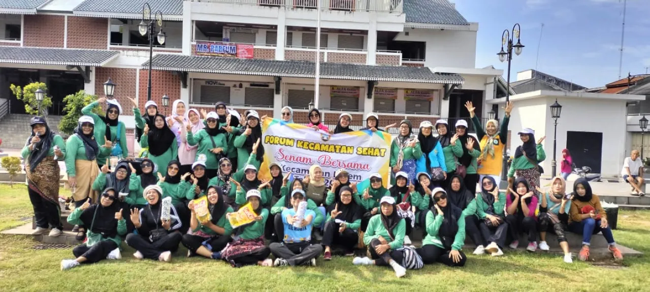 Meriahkan Peringatan Hari Ibu 2024, FKS Bersama Komsela Lasem Gelar Senam Bersama dan Kerja Bakti