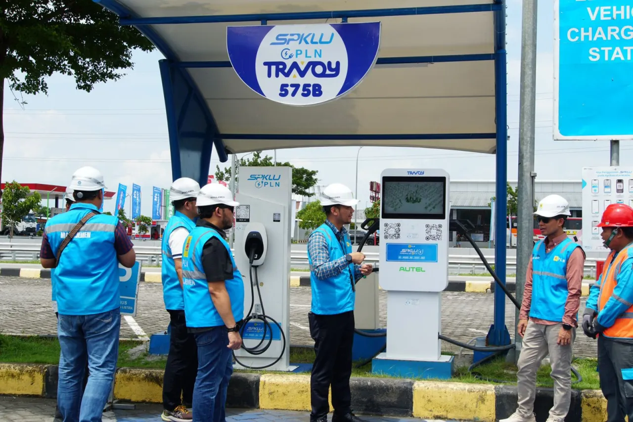 Sambut Nataru 2024/2025, PLN Pastikan Kesiapan Infrastruktur SPKLU di Rest Area Trans Jawa Timur