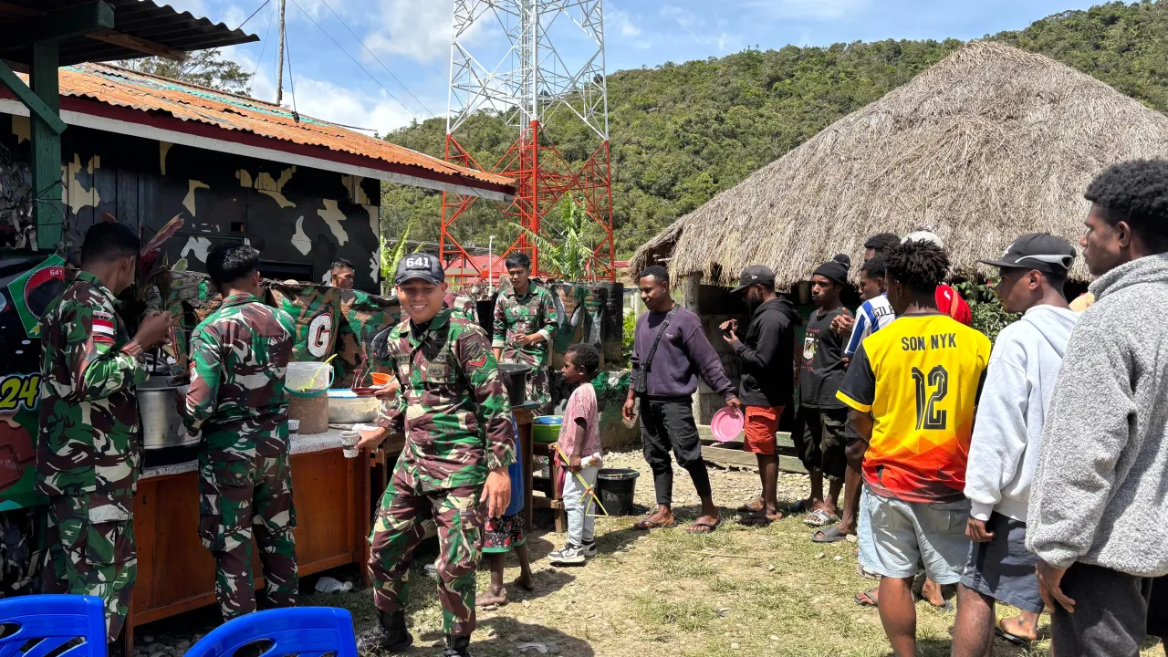 Satgas Yonif 641 Sambut Natal : Momentum Refleksikan Kasih, Damai, dan Harmoni