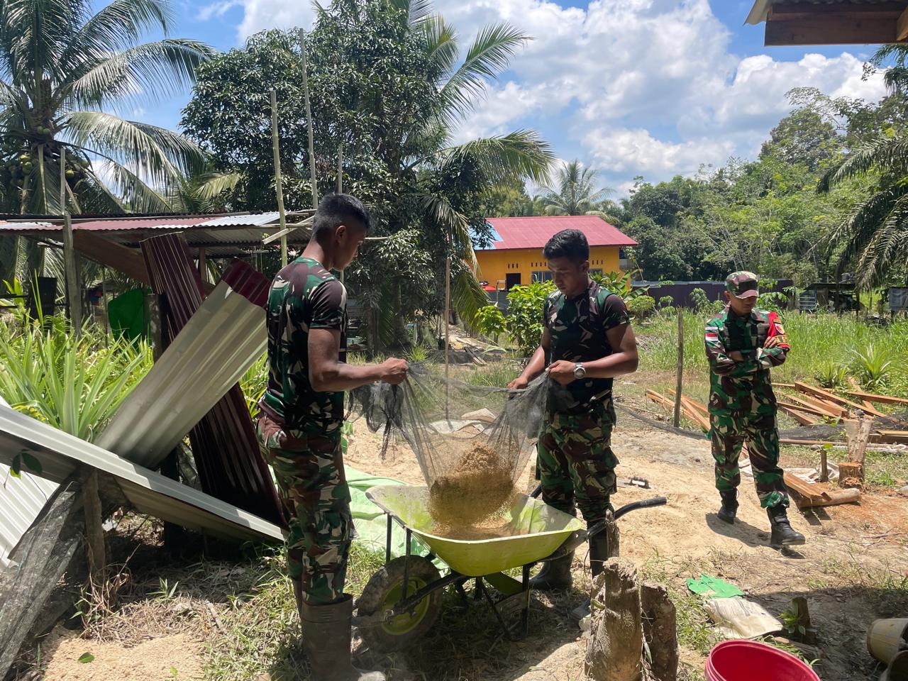 Satgas Yonzipur 5/ABW Tingkatkan Kesejahteraan Lewat Pembangunan Rumah Layak Huni