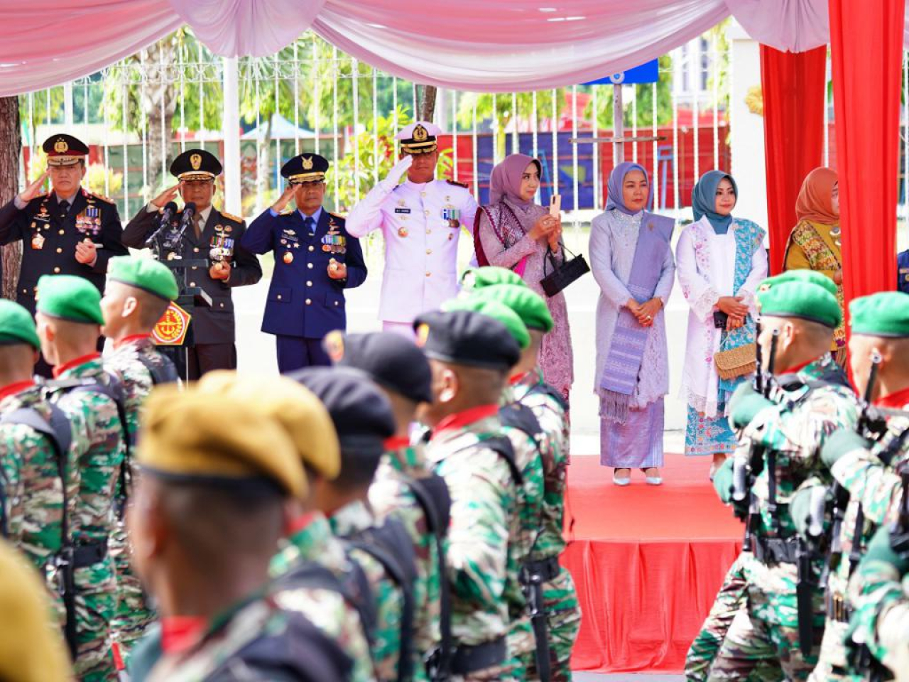 Suksesi Kepemimpinan Nasional, Lanal Dumai Gelar Upacara HUT KE-79 TNI Tahun 2024 Bersama Forkopimda Provinsi Riau.