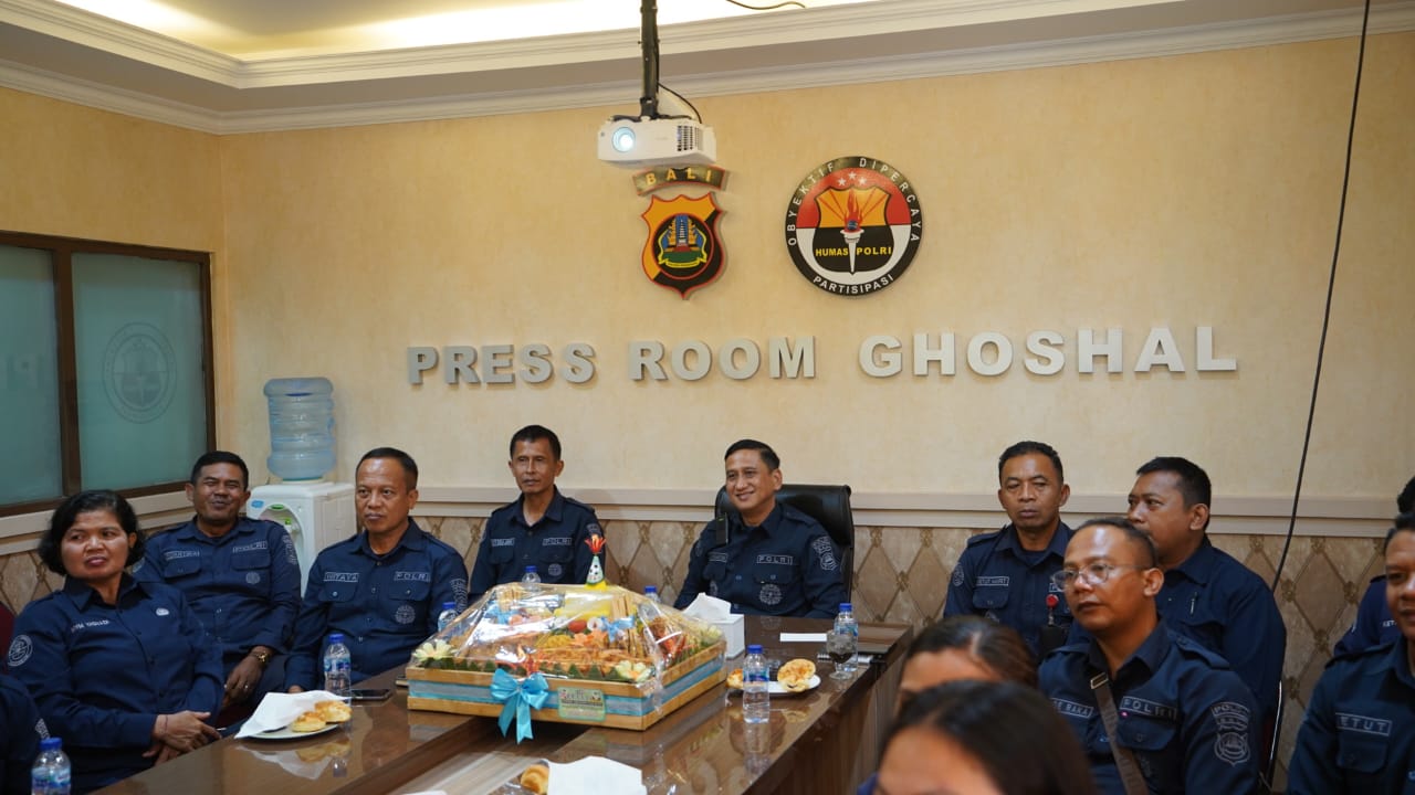 Kabid Humas Polda Bali Evaluasi Kinerja Anggotanya di Hari Jadi Humas Polri Ke-73
