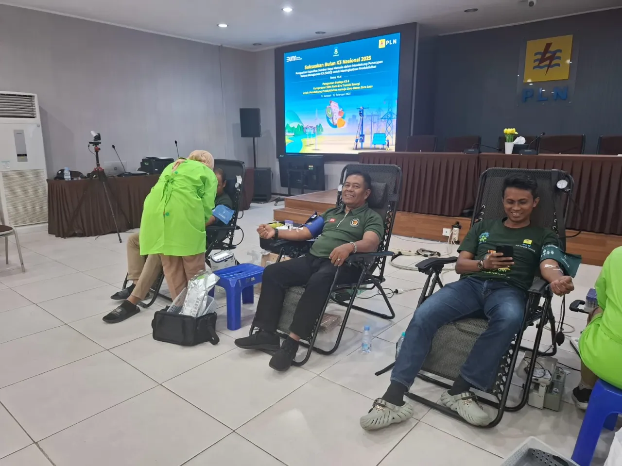 PLN Icon Plus dan PLN UIP JBTB Gelar Apel Dan Donor Darah Dalam Rangka Peringatan Bulan K3 Nasional 2025