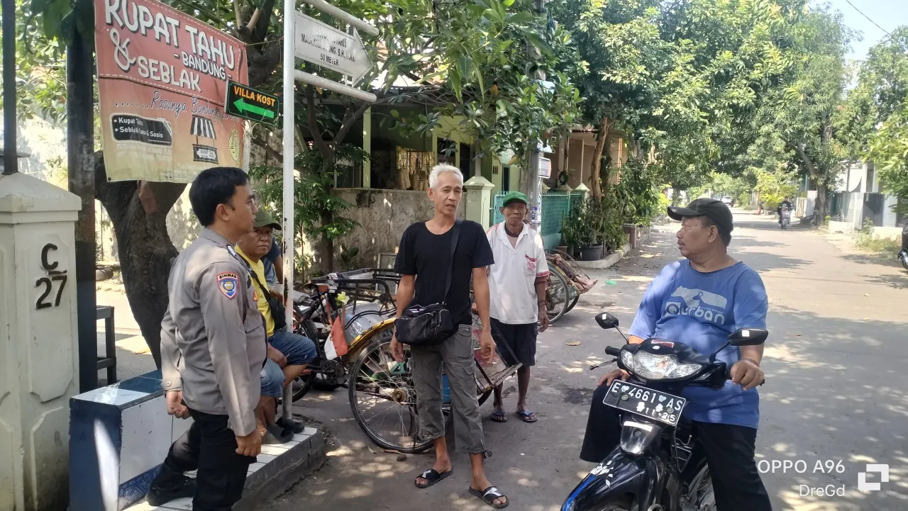 Polsek Kedawung Polres Cirebon Kota lewat Bhabinkamtbmas implementasikan cooling system.