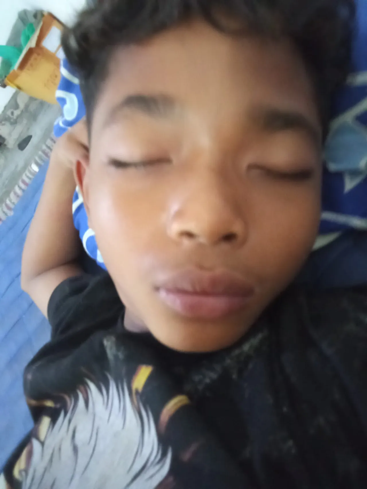 DIDUGA BOCAH BEGADANG TIDUR DULUAN