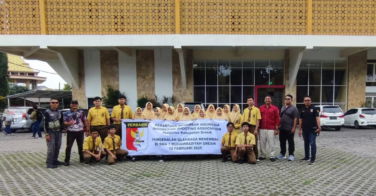 Cari Bibit Atlet Berprestasi, Perbakin Gresik Sosialisasikan Olahraga Menembak di SMA Muhammadiyah