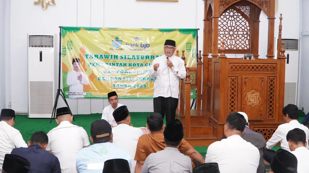 Pererat Silaturahmi Ramadhan, Kapolres Cirebon Kota Hadiri Tarawih Keliling Pemkot di Masjid Al-Kaut