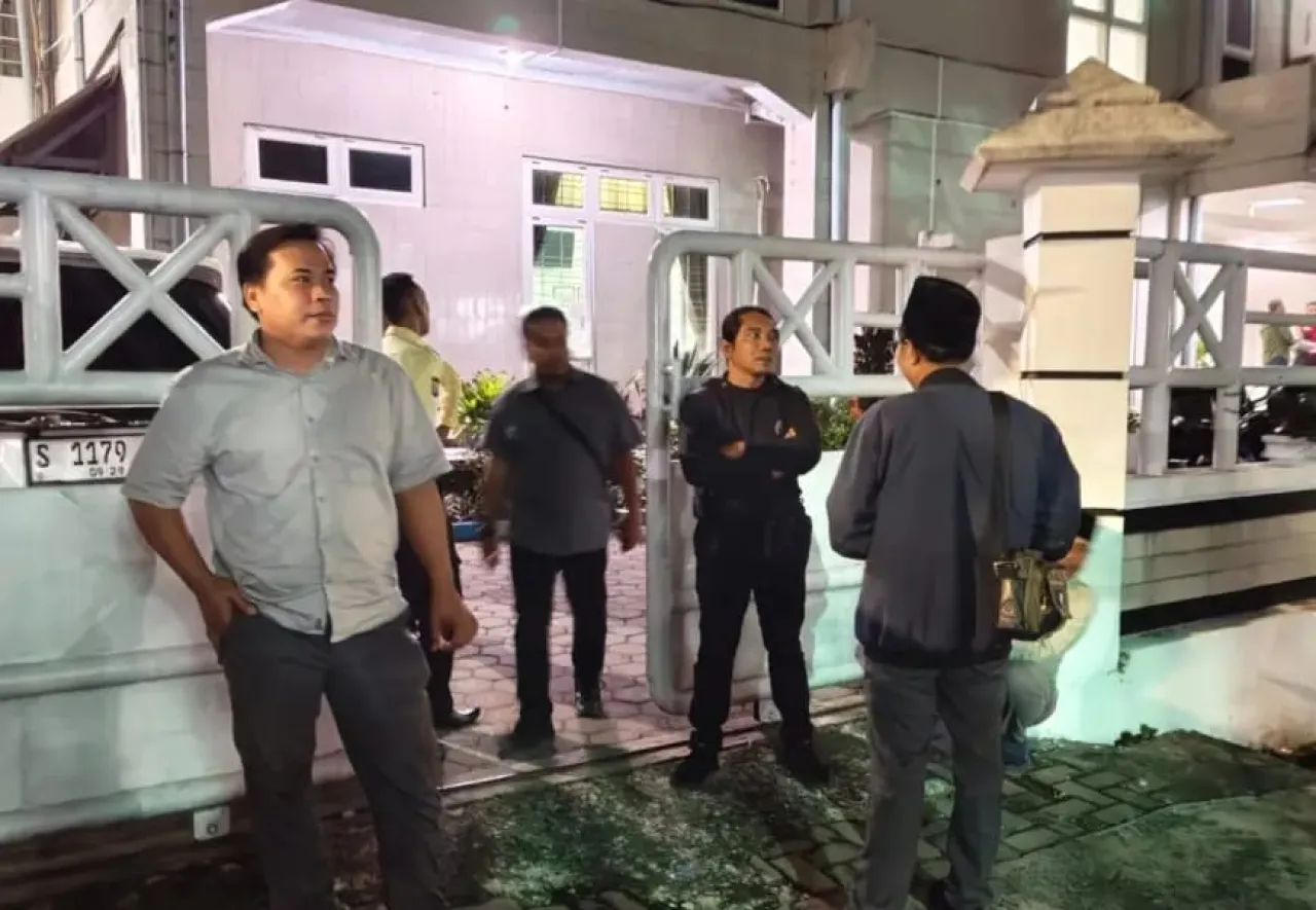 Sertijab Bupati dan Wakil Bupati, DPRD Jombang Banjir Kecaman