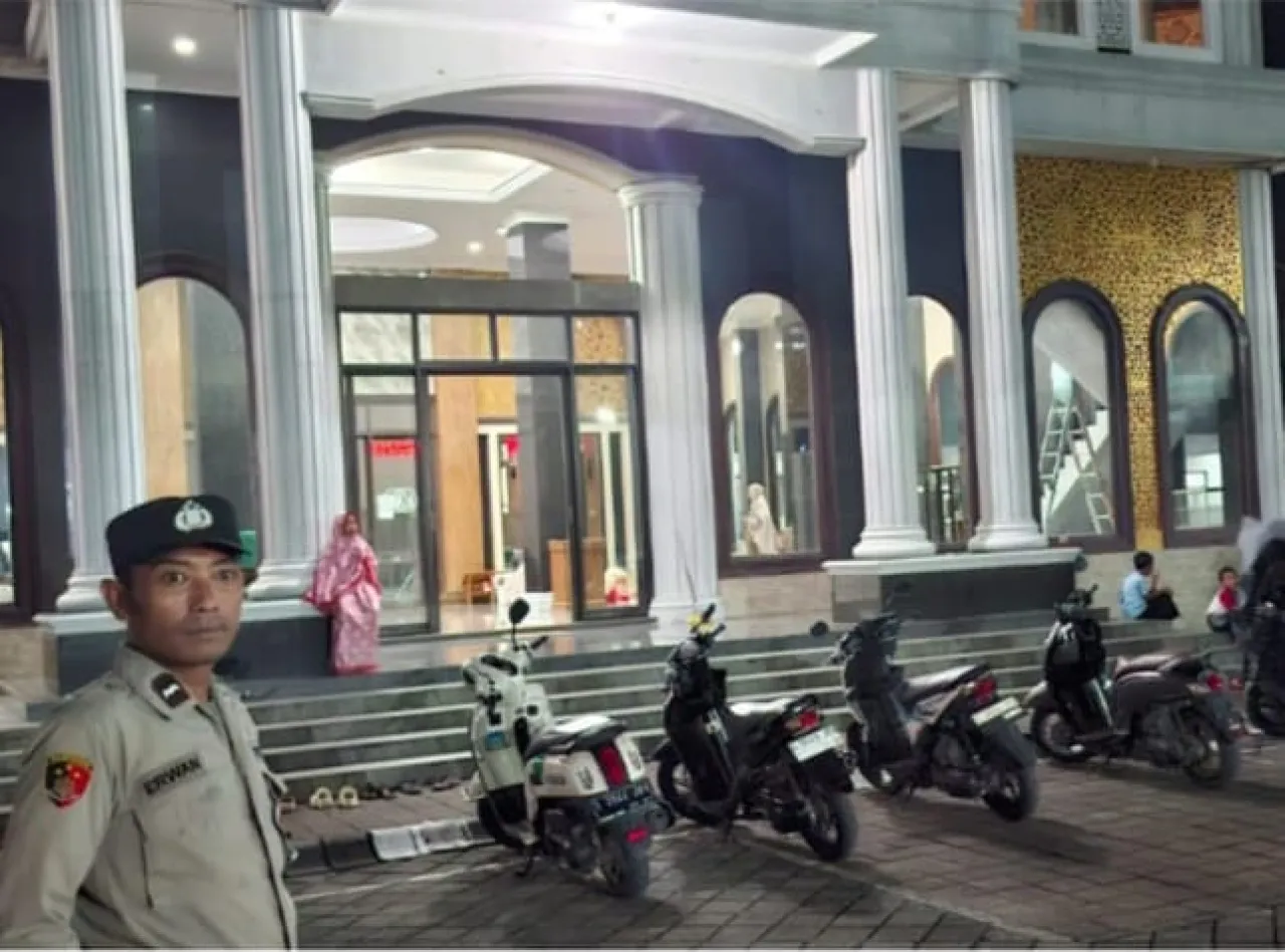 Kegiatan Patroli Sholat Taraweh Bersama Warga di Masjid Al Fattah Desa Sendangrejo Ngimbang