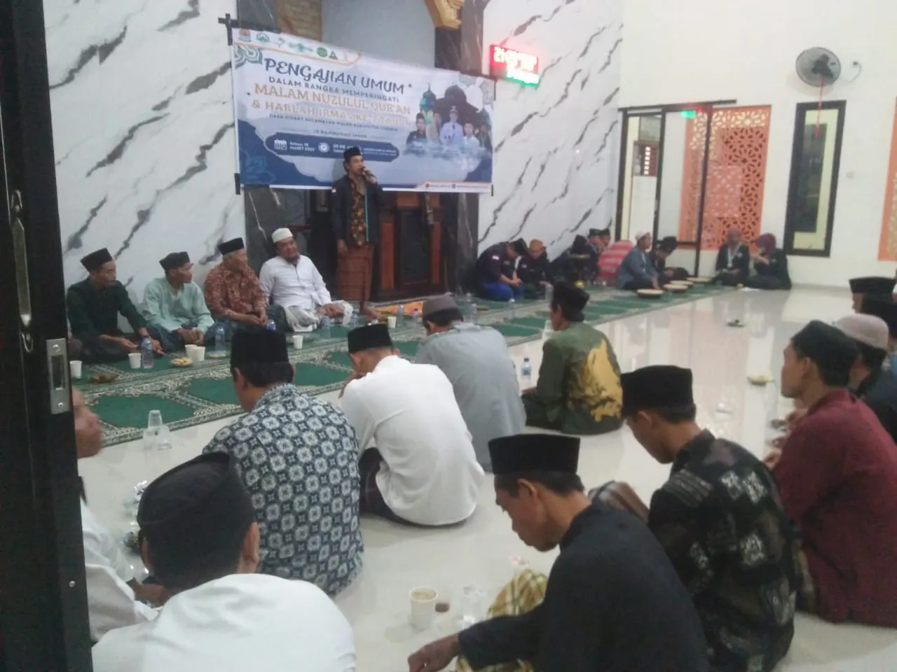Penuh Makna, Masjid Jami Al Ikhlas Desa Cisaat Gelar Nuzulul Quran